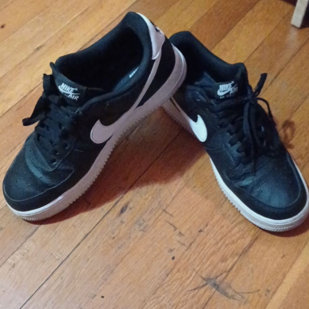 NIKE* MEN'S SIZE 10. / BLK & WHITE *AIR FORCES-1's.            (Pre-owned )